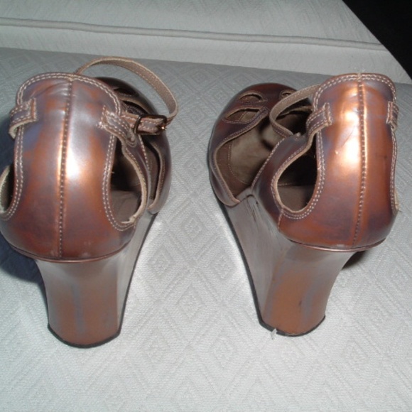 STEPHANE KELIAN Paris COPPER Brown high WEDGE HEELS antiqued leather Vintage 8 - Picture 6 of 7